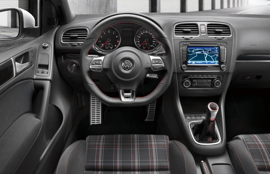  Volkswagen Golf GTi 2008 года  (фото 4 из 83)